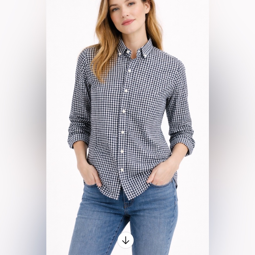 UNTUCKit Navy and White Gingham Shirt size~ medium